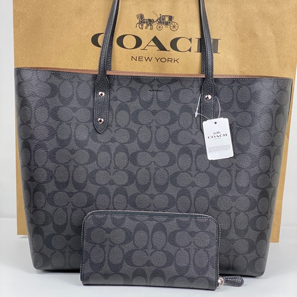 🔥SALE 🔥Star Wars x Coach 2PCS Tote & Wallet - Picture 3 of 16